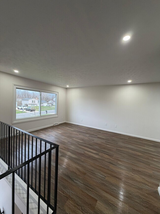 Building Photo - 6686 Deer Ct