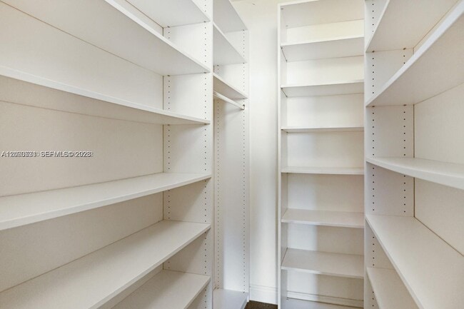 Building Photo - 701 Brickell Key Blvd