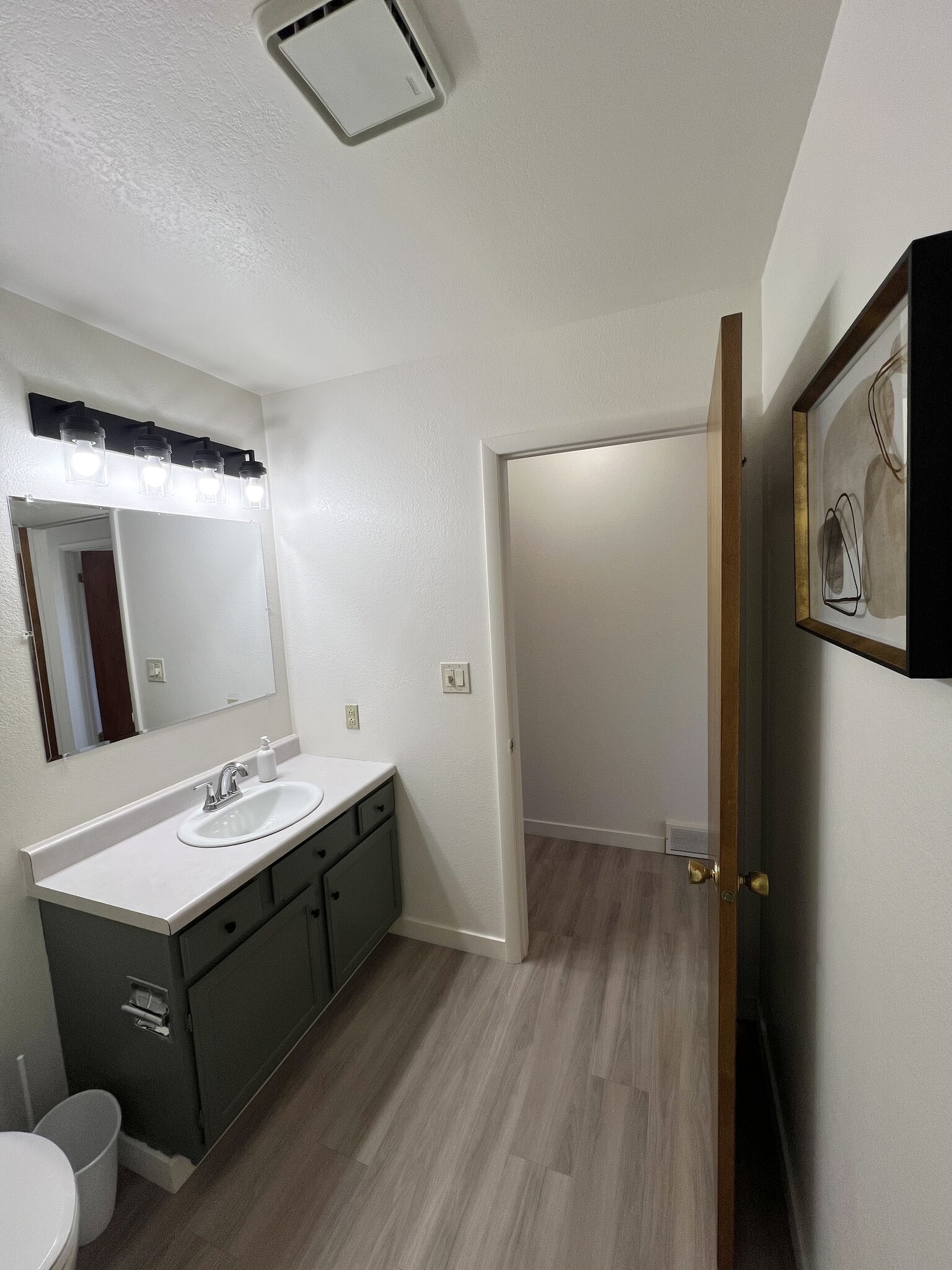 Master Bathroom - 219 14th Ave S