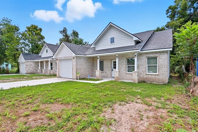 Building Photo - 6109 Woodrow St