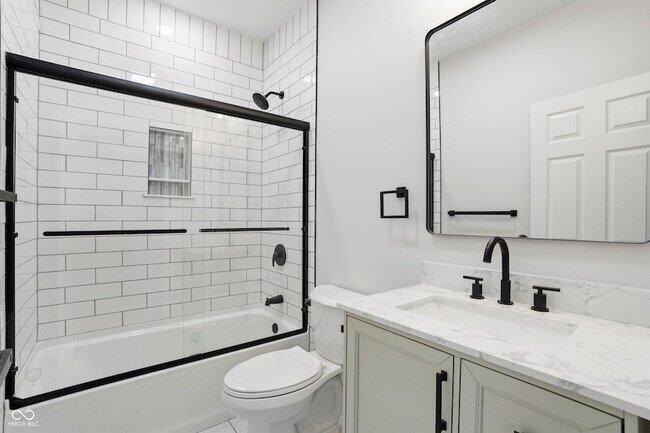 Building Photo - 4623 Rookwood Ave