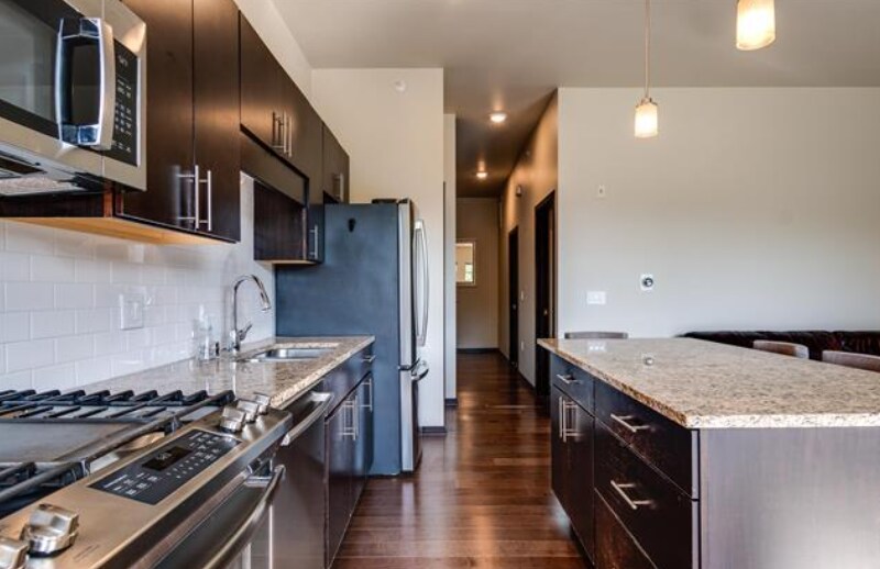 Building Photo - 803 E Mifflin St