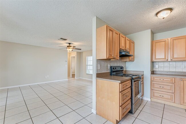 Building Photo - 5010 Larch Ln