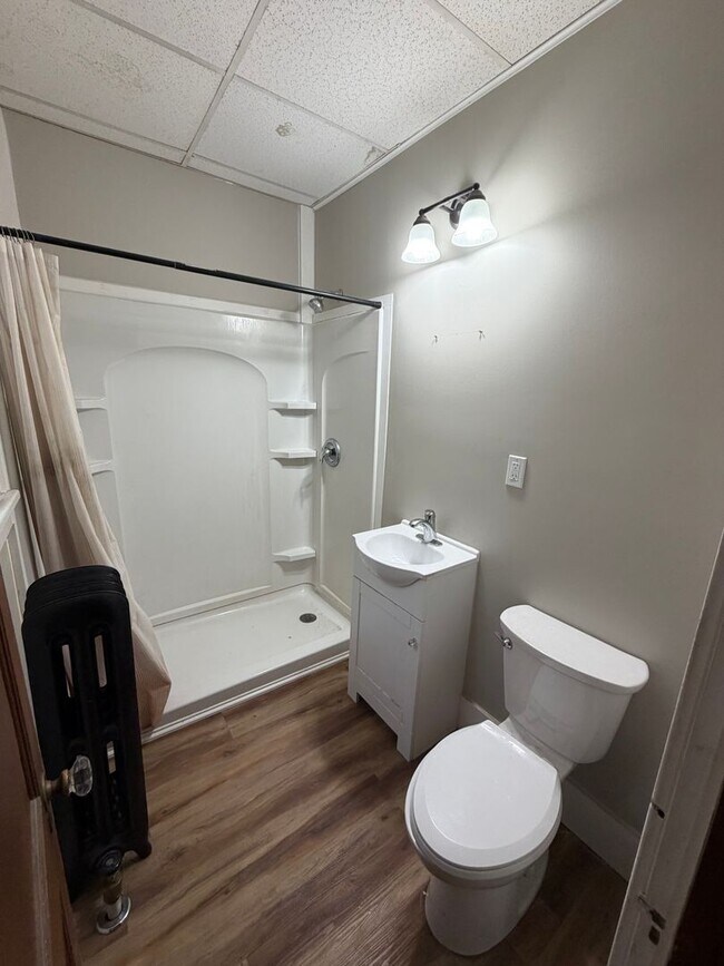 Building Photo - 316 N Sycamore St