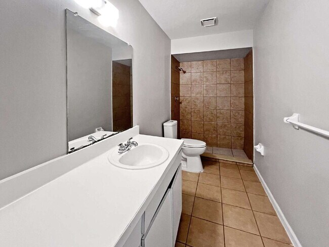 Building Photo - Your Cozy Core Era Starts in Fort Myers – ...