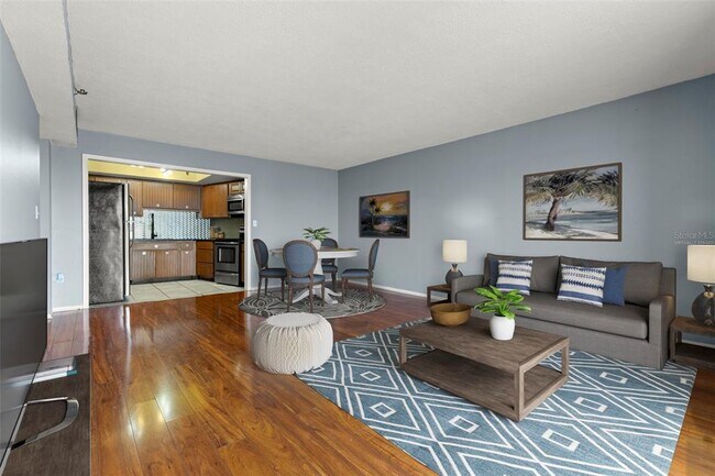 Building Photo - 7430 Sunshine Skyway Ln S