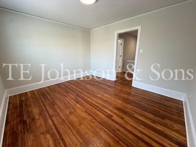 Building Photo - Updated 3BR/2BA Apartment with Quartz Counters & Modern Finishes