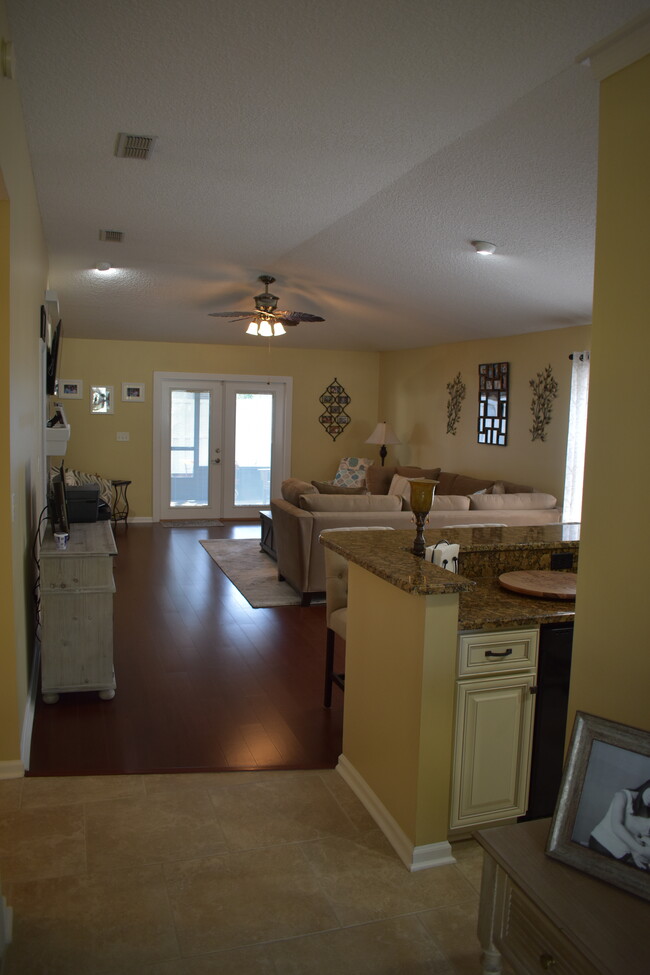 Building Photo - 1013 Buttercup Dr