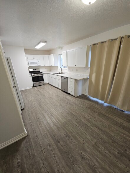 Building Photo - 1442 W 730 S