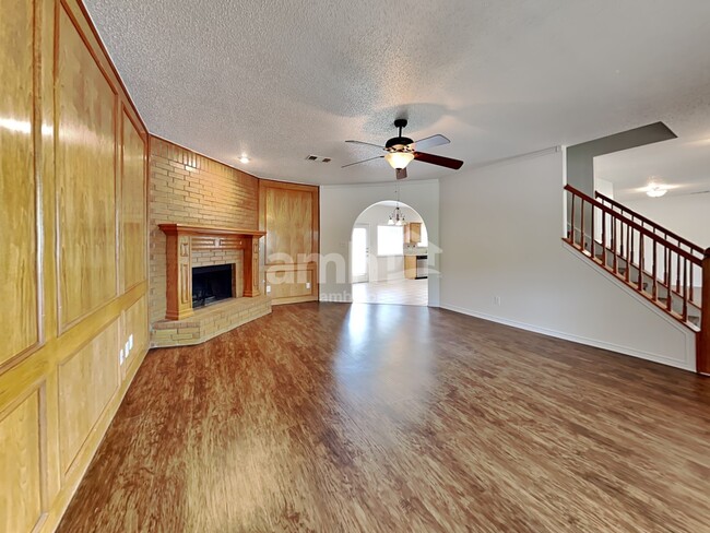 Building Photo - 962 Wisperwood Dr