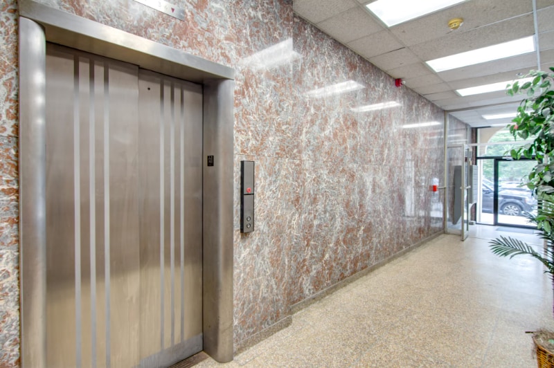 Building Photo - 954-960 Chapel St