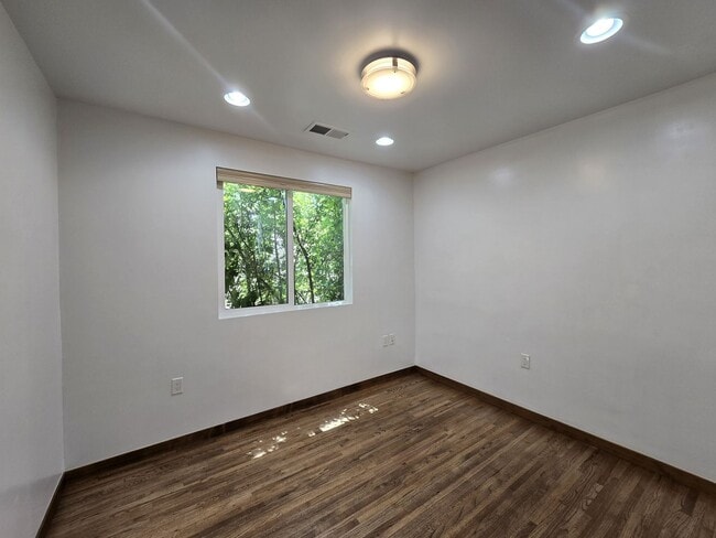Building Photo - 127 Sereno Dr