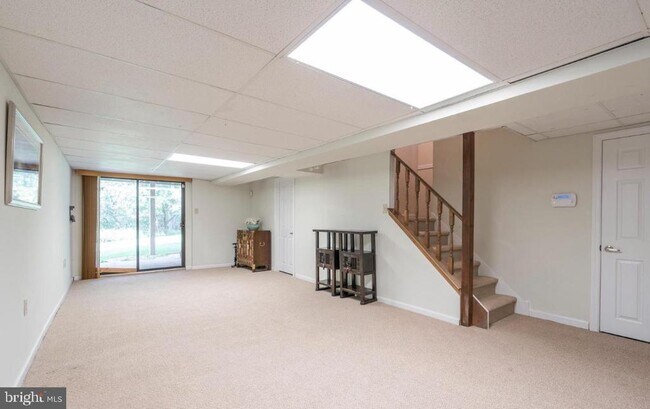 Building Photo - 2074 Yorktown S