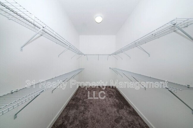 Building Photo - 11036 Sycamore Woods Dr