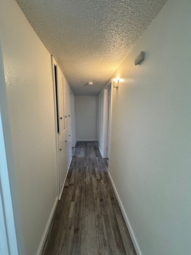 Building Photo - 309 Cordova Ln