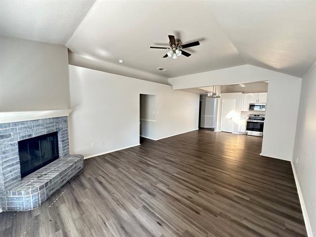 Building Photo - 714 W Colony Dr