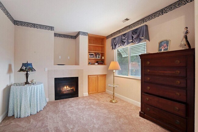 Building Photo - 549 Glenbriar Cir