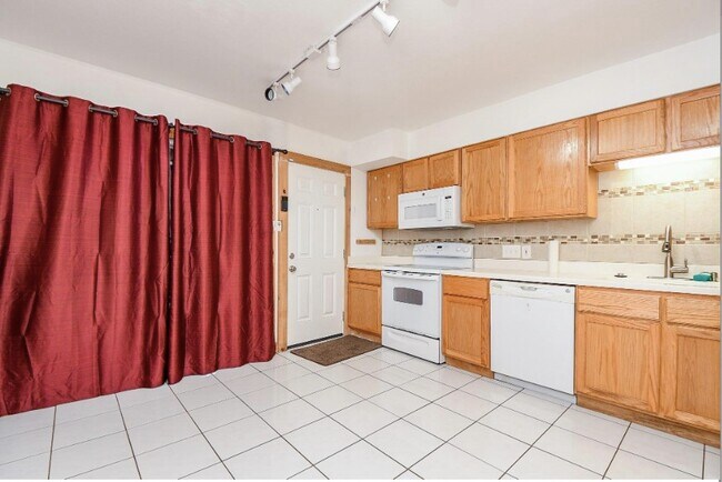 Building Photo - 7233 Beechnut St