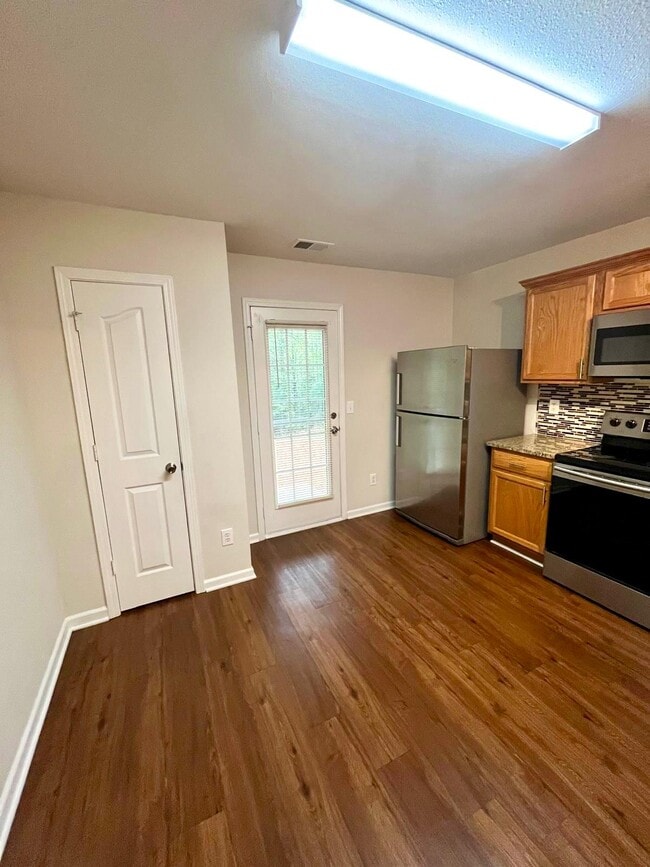 Building Photo - 5473 Harris Cove Dr