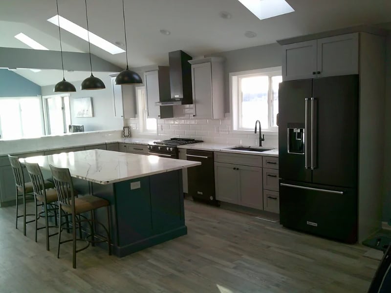 Building Photo - 7405 Lake Shore Dr