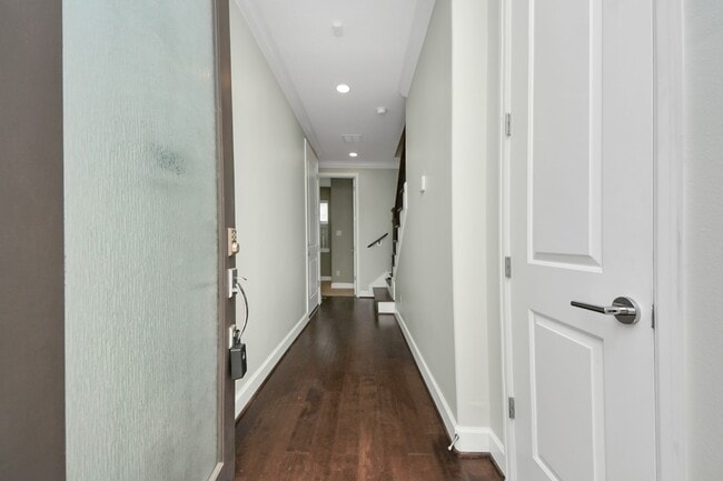 Building Photo - 1716 Stuart St