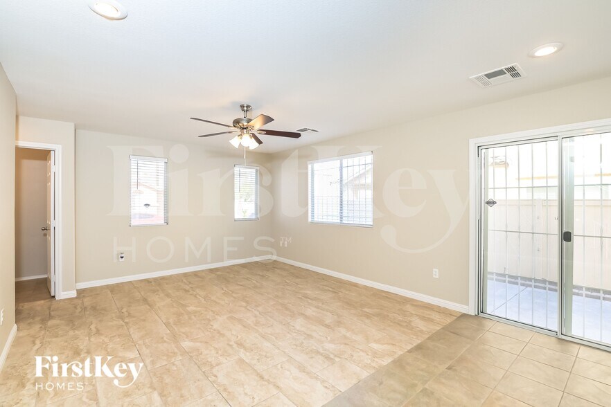 Building Photo - 5717 Old Colony Dr