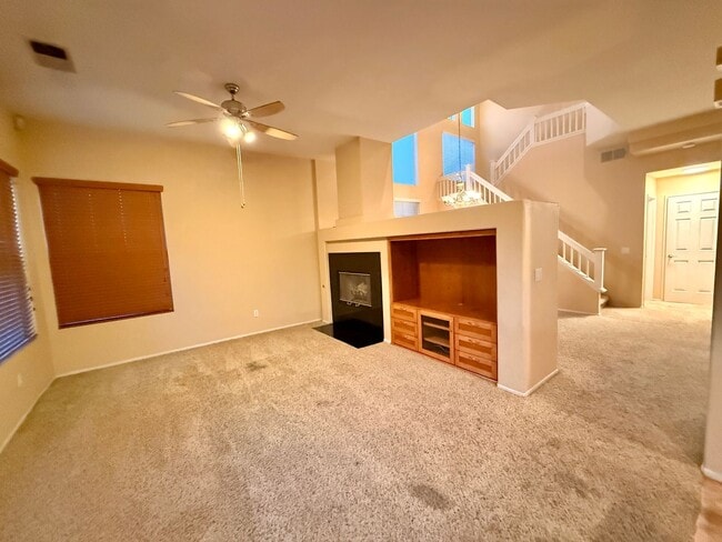 Building Photo - Scripps 3br plus loft garage yard granite kitchen TEXT 858-774-1574