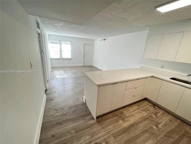 Building Photo - 805 NW 13th St