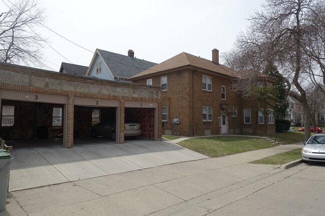 Building Photo - 2974 N Frederick Ave