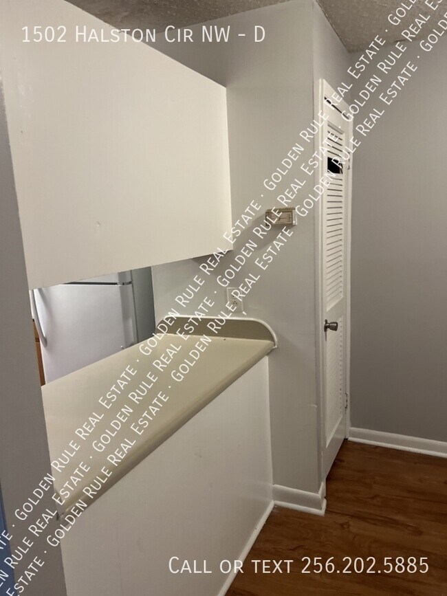 Building Photo - 1502 Halston Cir NW