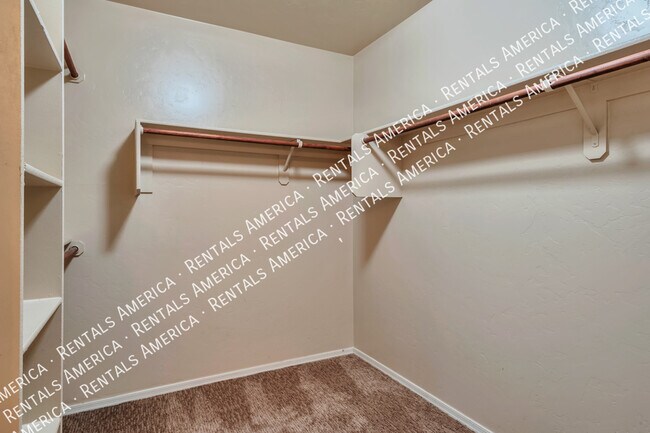 Building Photo - 8261 N Converse Ct