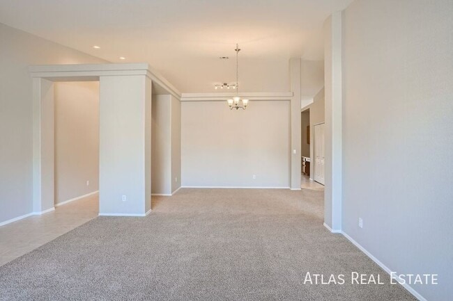 Building Photo - 8622 E Bullrider Pl