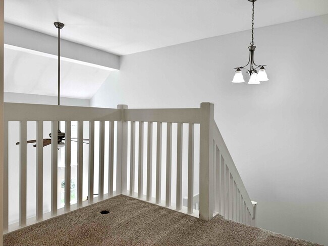 Building Photo - 8120 Christmas Ct