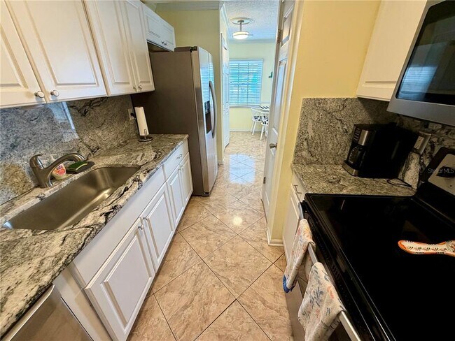 Building Photo - 5009 Starfish Dr SE