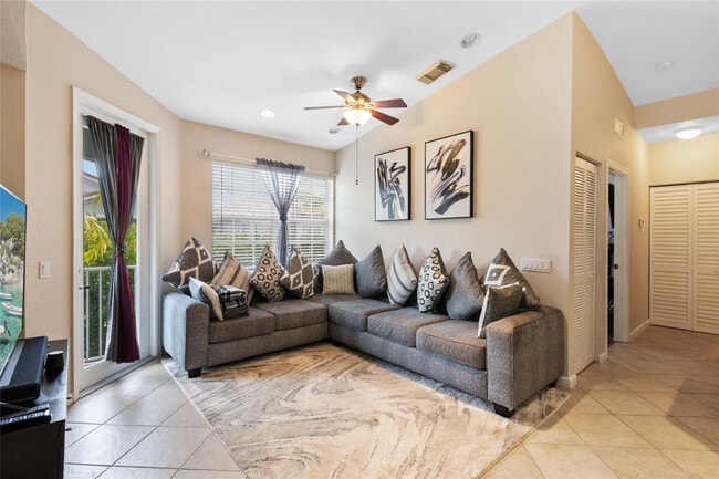 Building Photo - 3067 Laurel Ridge Cir