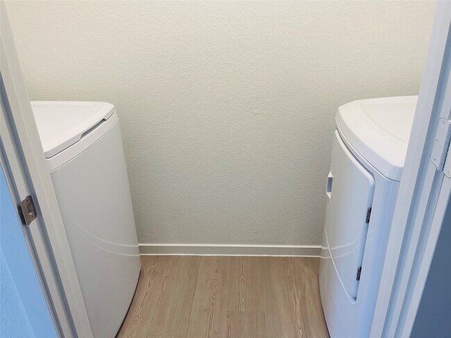 Building Photo - 12526 Mountain Daisy Rd