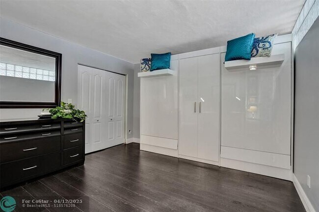 Building Photo - 4280 Galt Ocean Dr