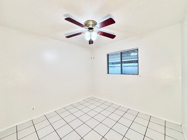 Building Photo - Beautiful One-Story Home in Woodlawn Hills!