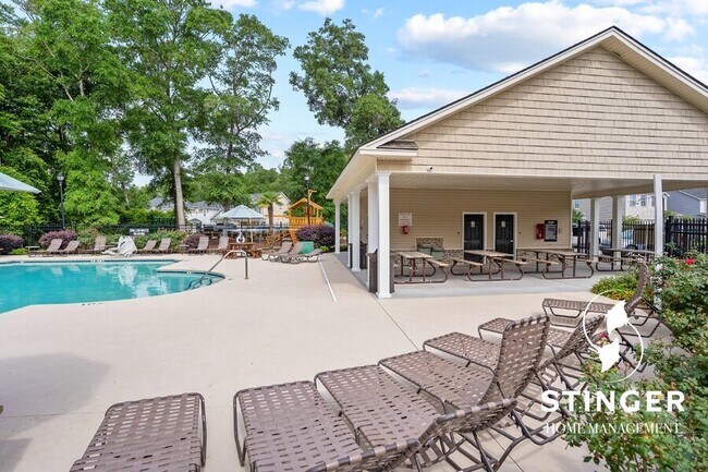 Building Photo - 100 Sago Palm Dr