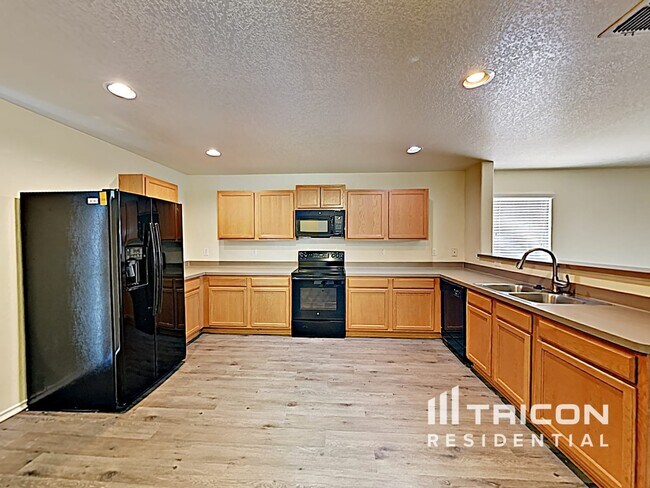 Building Photo - 4422 Waldon Pond