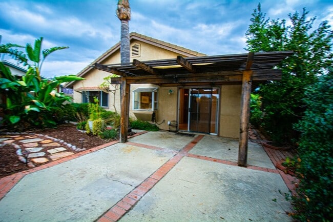 Building Photo - 9929 Palo Alto St