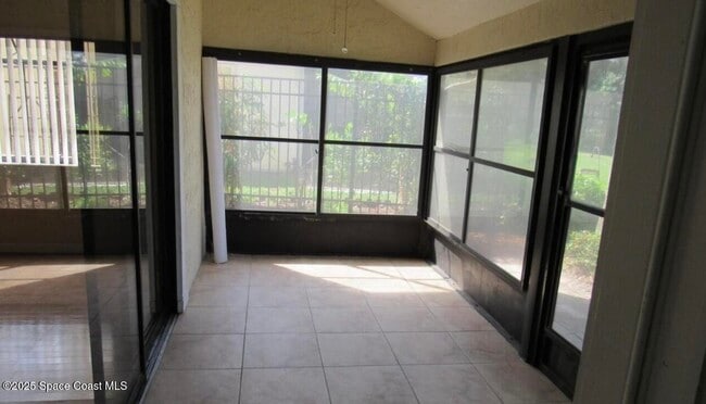 Building Photo - 362 Lofts Dr