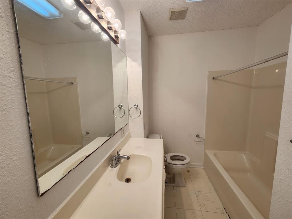 Building Photo - 4505 Avenue A