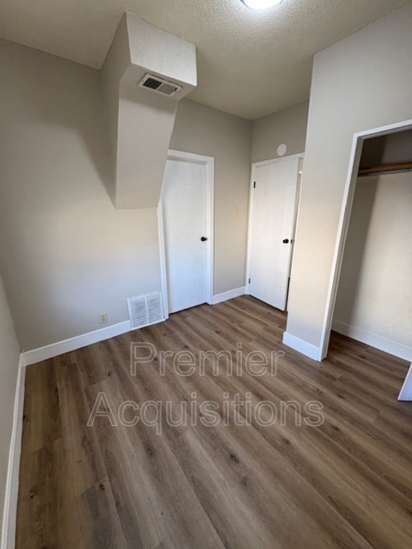 Building Photo - 2920 Hillcrest Ave