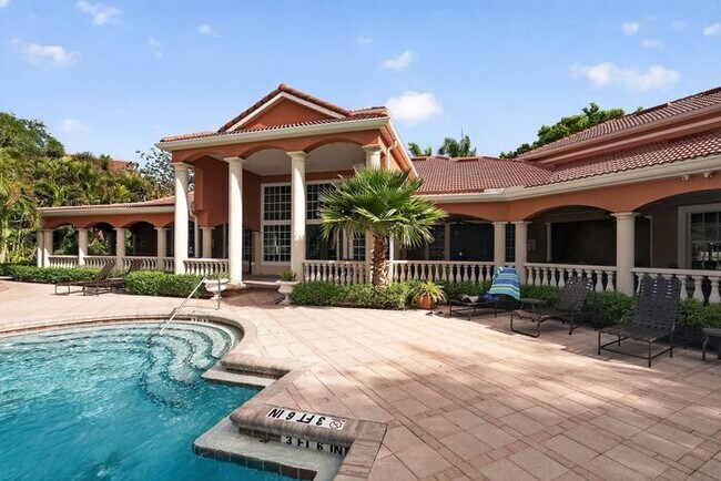 Building Photo - 4114 Central Sarasota Pkwy