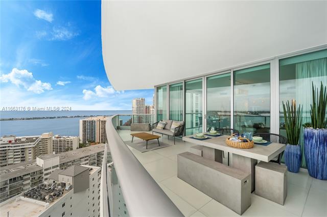 Building Photo - 1331 Brickell Bay Dr