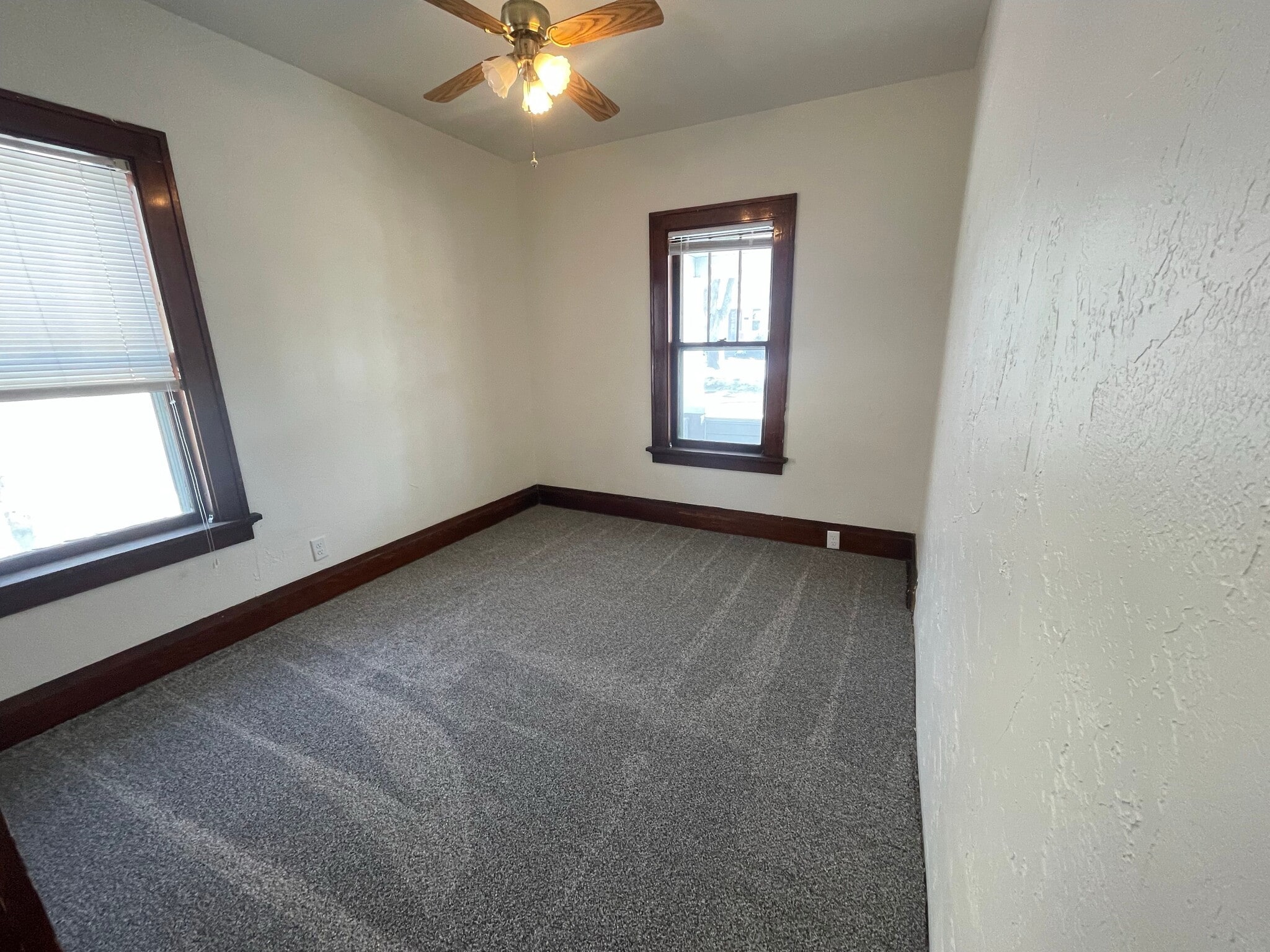 Building Photo - 126 N 4th Ave