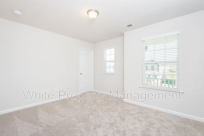 Building Photo - 1043 Winnett Dr