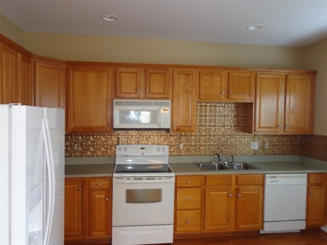 Building Photo - 4412 Sages Ave