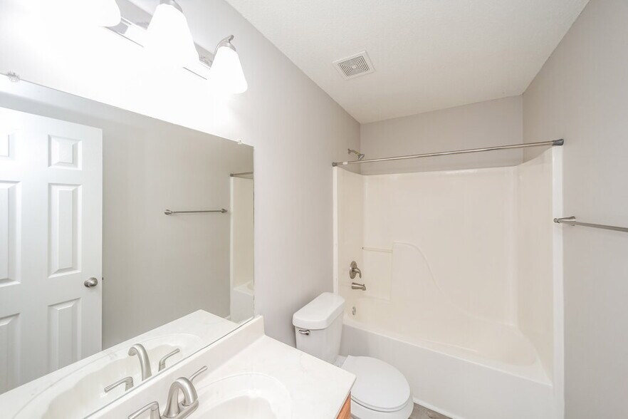 Building Photo - 1679 Central Trails Dr